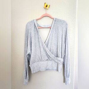 Large Express long-sleeved blouse